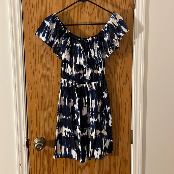 Dress - Picture 1 of 1